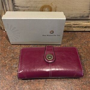 NWT Elegant Women's Wallet
